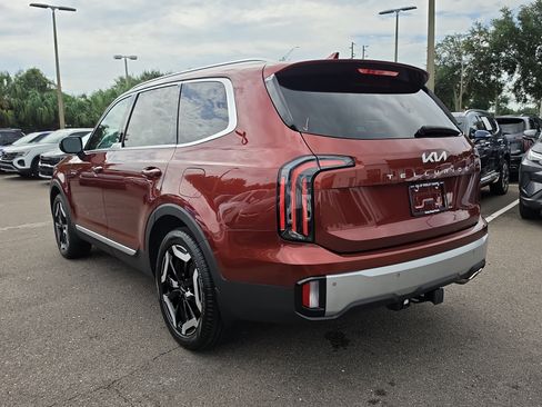 Certified 2024 Kia Telluride EX w/ EX Captain's Chair Package FWD image 5