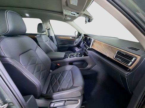 New 2026 Volkswagen Atlas SE FWD image 29