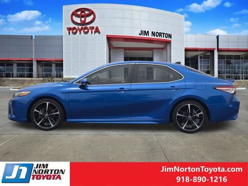 Used 2019 Toyota Camry XSE FWD image 5