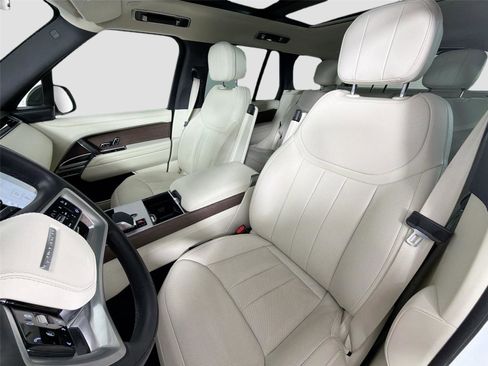 Certified 2025 Land Rover Range Rover SE AWD/4WD image 20