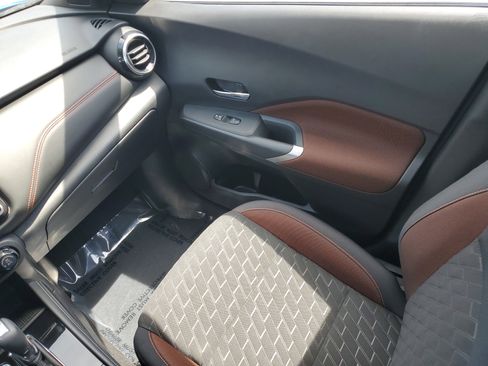 Certified 2023 Nissan Kicks SR image 11