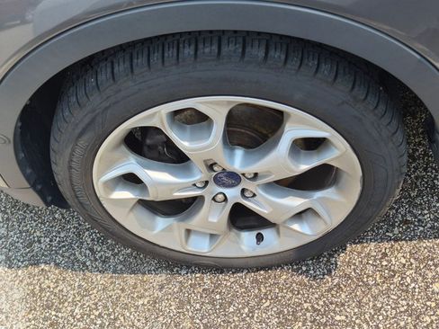 Used 2014 Ford Escape Titanium w/ Equipment Group 401A AWD/4WD image 11