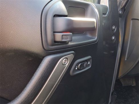 Used 2018 Jeep Wrangler Unlimited Sport image 7