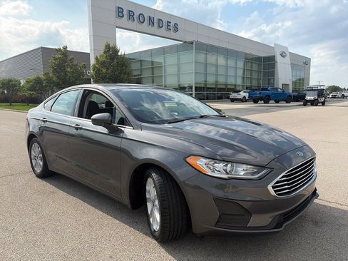 Used 2020 Ford Fusion SE FWD image 1