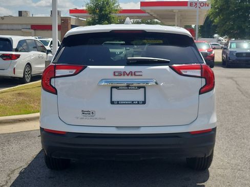 Used 2024 GMC Terrain SLE FWD image 4