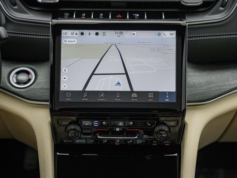 New 2025 Jeep Grand Cherokee L Limited w/ Luxury Tech Group II image 22