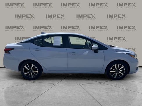 Used 2025 Nissan Versa SV image 6