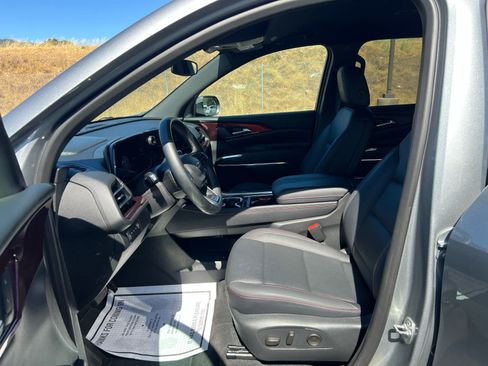 Used 2025 Chevrolet Traverse Z71 AWD/4WD image 13