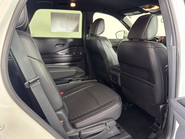 Used 2024 Nissan Pathfinder Rock Creek AWD/4WD image 5
