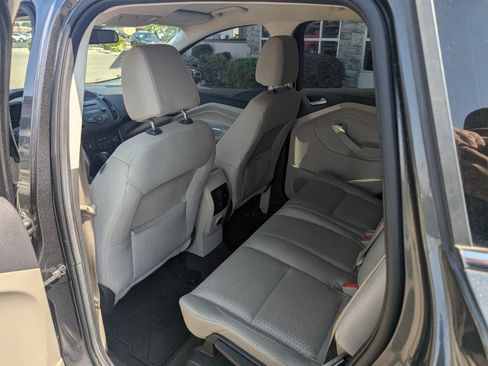 Used 2017 Ford Escape SE AWD/4WD image 25