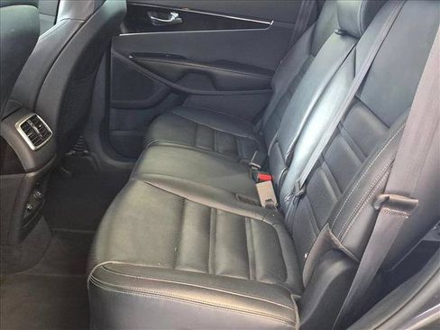 Used 2018 Kia Sorento EX FWD image 17