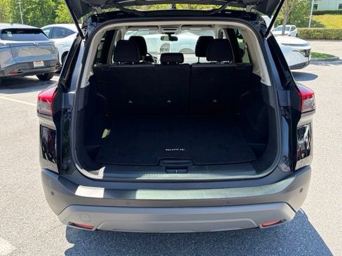 Used 2023 Nissan Rogue SV AWD/4WD image 6