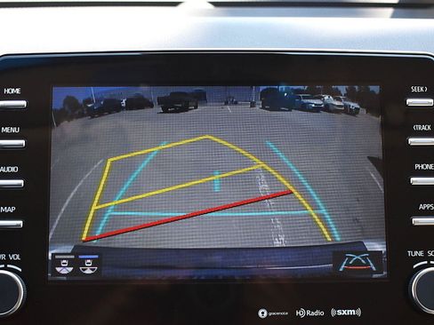 Used 2021 Toyota Avalon XLE w/ Moonroof Package FWD image 5
