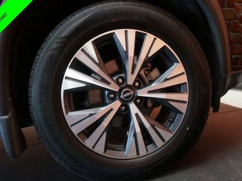 Certified 2023 Nissan Rogue SV AWD/4WD image 88