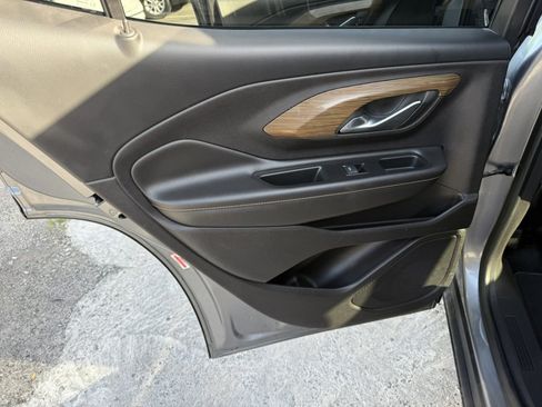 Used 2018 GMC Terrain SLE w/ Driver Convenience Package AWD/4WD image 10