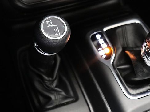 Used 2021 Jeep Wrangler Unlimited Sport AWD/4WD image 37