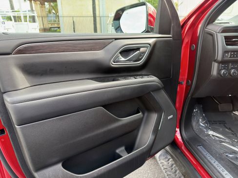 Used 2024 Chevrolet Tahoe Z71 w/ Luxury Package image 26