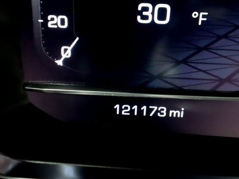 Used 2022 GMC Yukon SLT w/ SLT Premium Package image 5