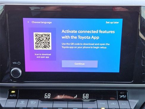 Used 2025 Toyota Camry SE image 13