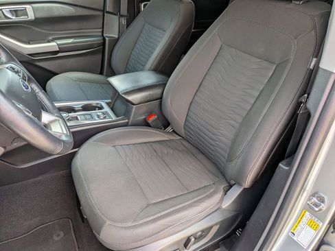 Used 2021 Ford Explorer XLT AWD/4WD image 33