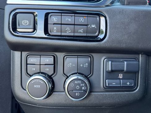 Certified 2025 GMC Yukon Elevation AWD/4WD image 16