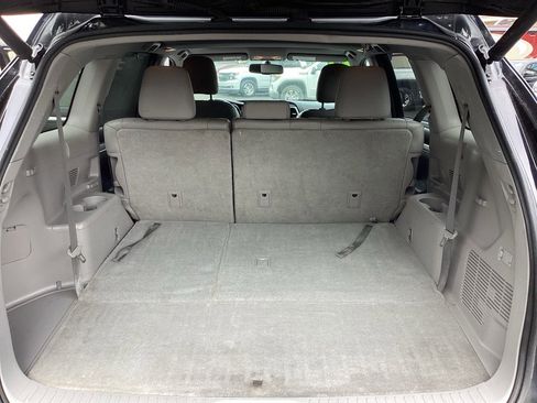 Used 2015 Toyota Highlander XLE image 23