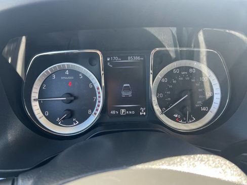 Used 2018 Nissan Titan PRO-4X image 13