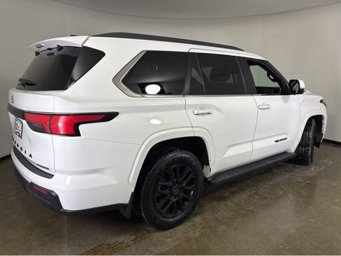 Used 2025 Toyota Sequoia SR5 image 22