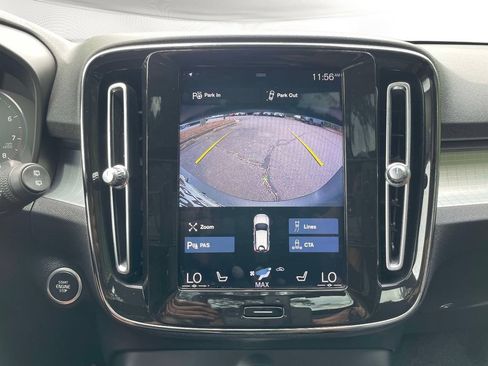Used 2019 Volvo XC40 T5 Momentum AWD/4WD image 29