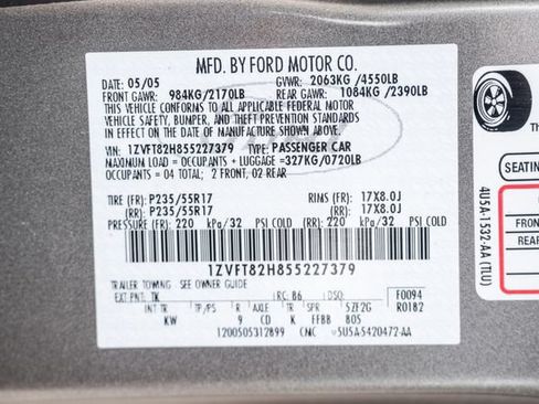 Used 2005 Ford Mustang GT Premium RWD image 70