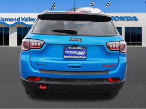 Used 2025 Jeep Compass Trailhawk AWD/4WD image 7