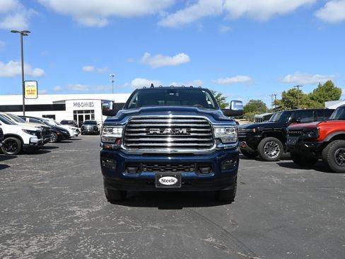 Used 2023 RAM 2500 Limited AWD/4WD image 2