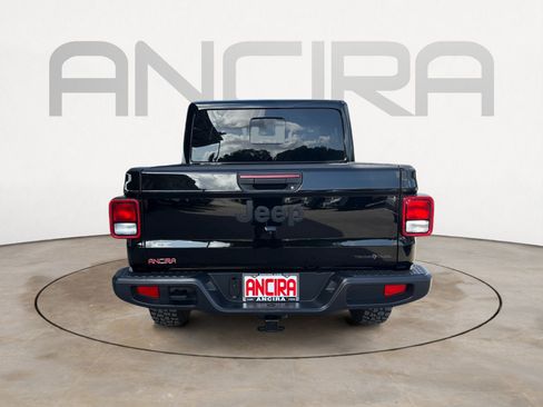 Used 2025 Jeep Gladiator Sport AWD/4WD image 10