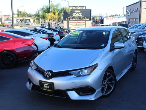 Used 2018 Toyota Corolla iM w/ Carpet Mat Package (TMS) FWD image 36