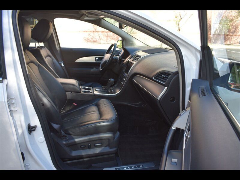 Used 2013 Lincoln MKX AWD image 32