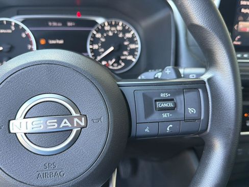 Used 2022 Nissan Rogue S AWD/4WD image 21