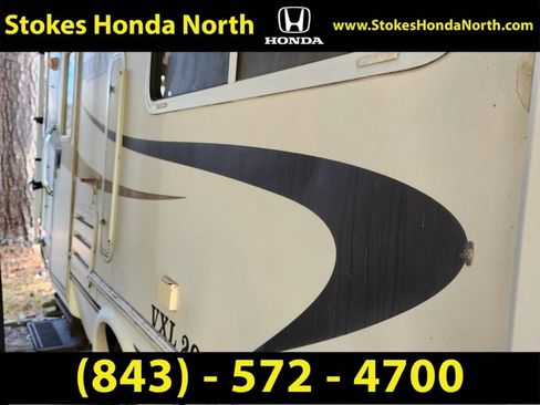 Used 2002 Ford E-350 and Econoline 350 Super Duty image 3