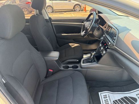 Used 2020 Hyundai Elantra Value Edition w/ Cargo Package (C1) FWD image 14