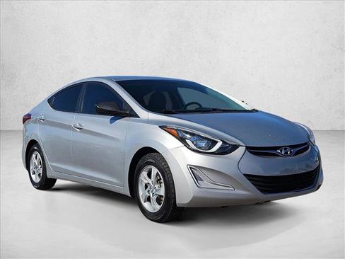 Used 2014 Hyundai Elantra SE image 3