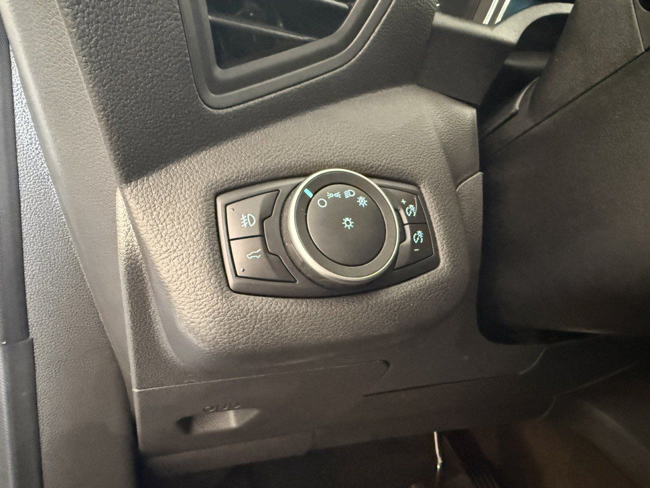 Used 2019 Ford Escape SEL AWD/4WD image 21
