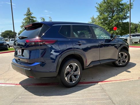 Used 2025 Nissan Rogue SV FWD image 6