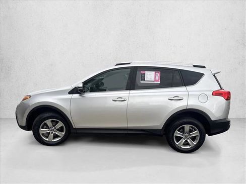 Used 2015 Toyota RAV4 XLE FWD image 2
