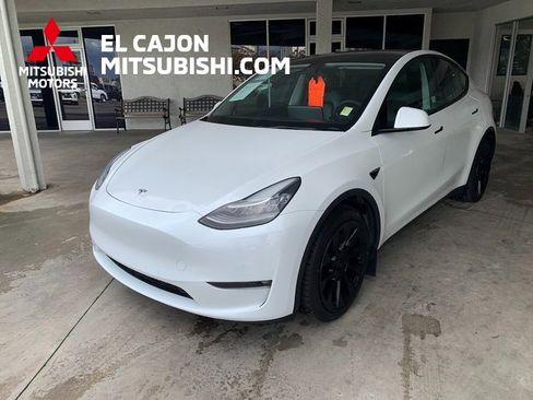 Used 2021 Tesla Model Y Long Range image 9