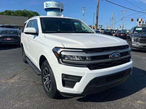 Used 2024 Ford Expedition XLT AWD/4WD image 5