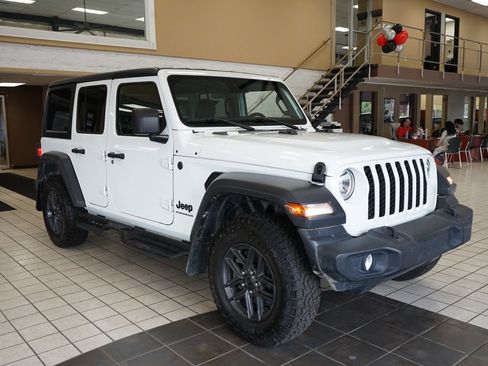 Used 2024 Jeep Wrangler Unlimited Sport AWD/4WD image 19