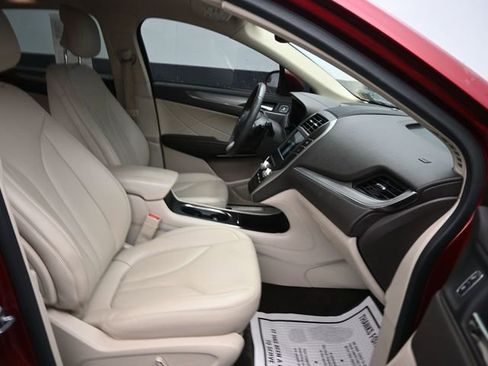 Used 2017 Lincoln MKC Premiere AWD/4WD image 9