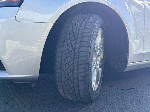 Used 2010 Audi A4 2.0T Premium image 34