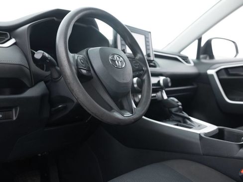 Used 2022 Toyota RAV4 LE FWD image 25