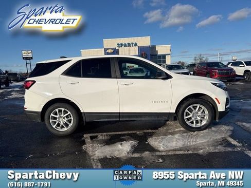 Used 2023 Chevrolet Equinox LS w/ LS Convenience Package image 2