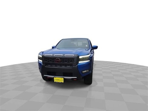 Used 2025 Nissan Frontier PRO-4X image 3